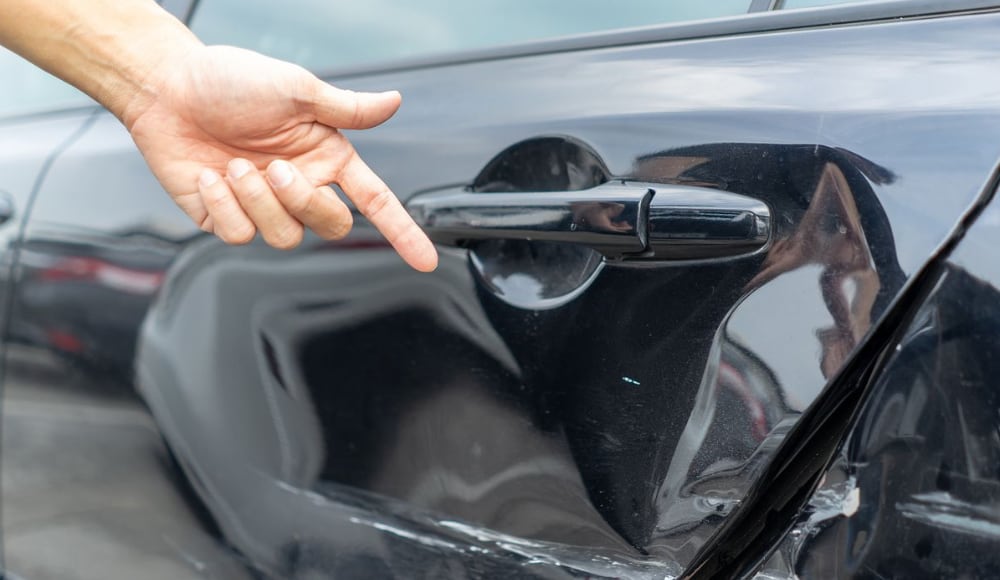 Golpe de coche aparcado, ¿Como recibir indemnización?